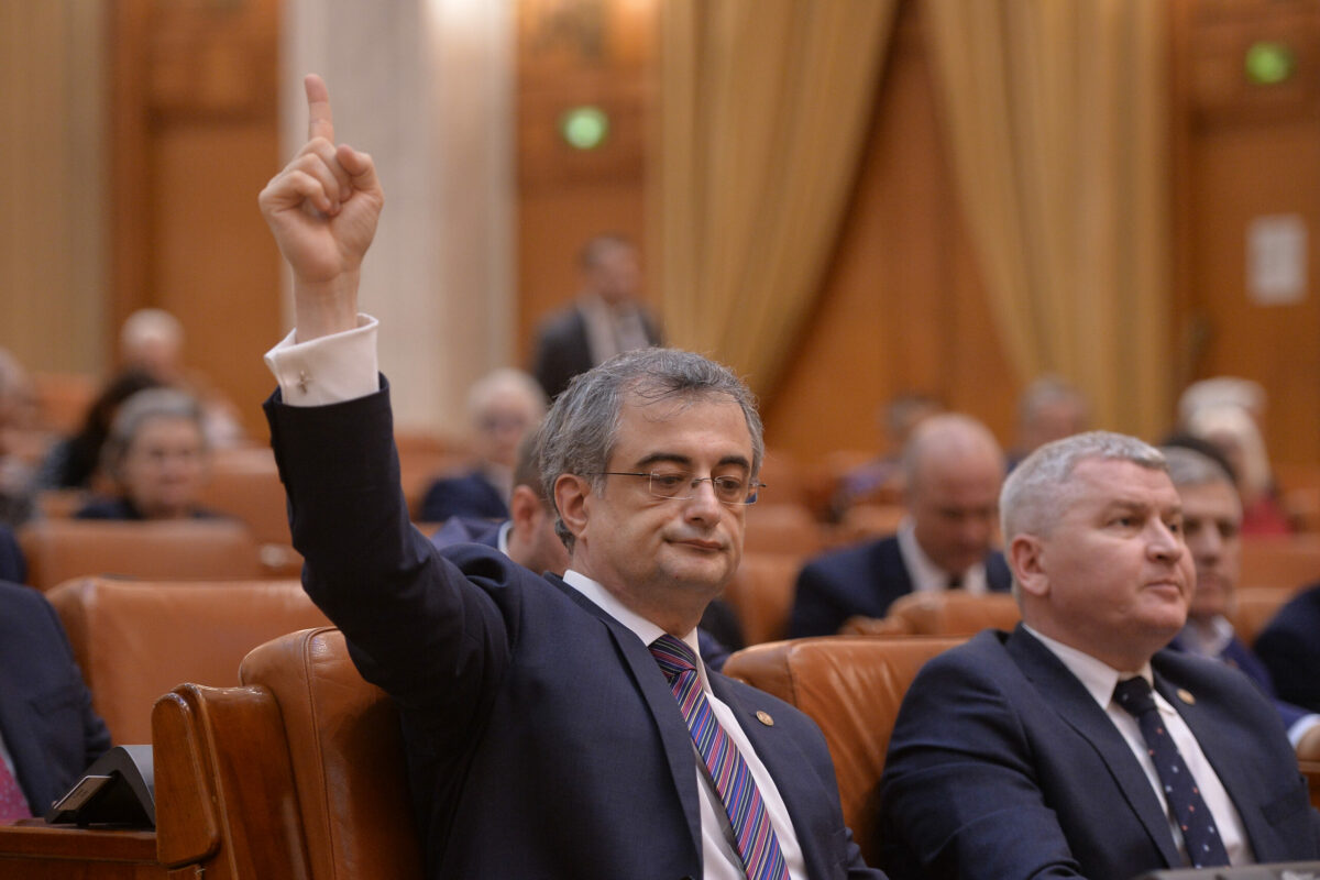 PNL propune convocarea unei sesiuni extraordinare a Parlamentului pentru legea salarizarii Andronache Este solutia potrivita pentru a incheia acest subiect