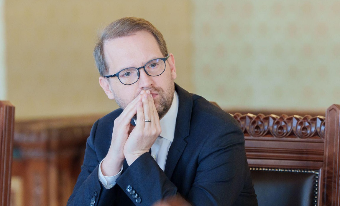 PSD îl acuză pe prefectul de Timiș de „abuz în serviciu” și solicită încetarea mandatului lui Fritz. 4 PSD il acuza pe prefectul de Timis de abuz in serviciu si solicita incetarea mandatului lui Fritz
