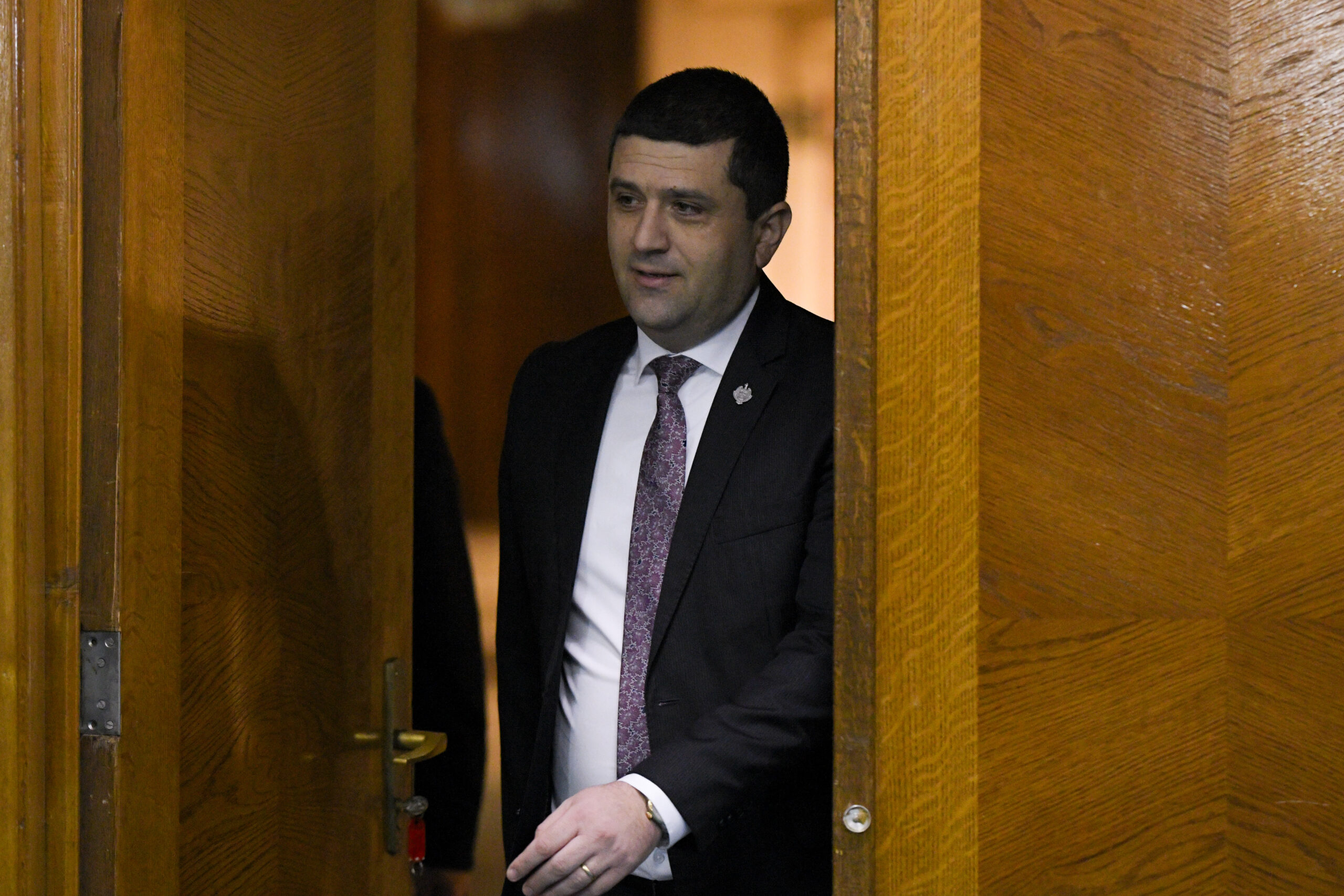 Premierul ramane ministrii se schimba Noua propunere a lui Miruta pentru reconcilierea PSD cu actuala coalitie