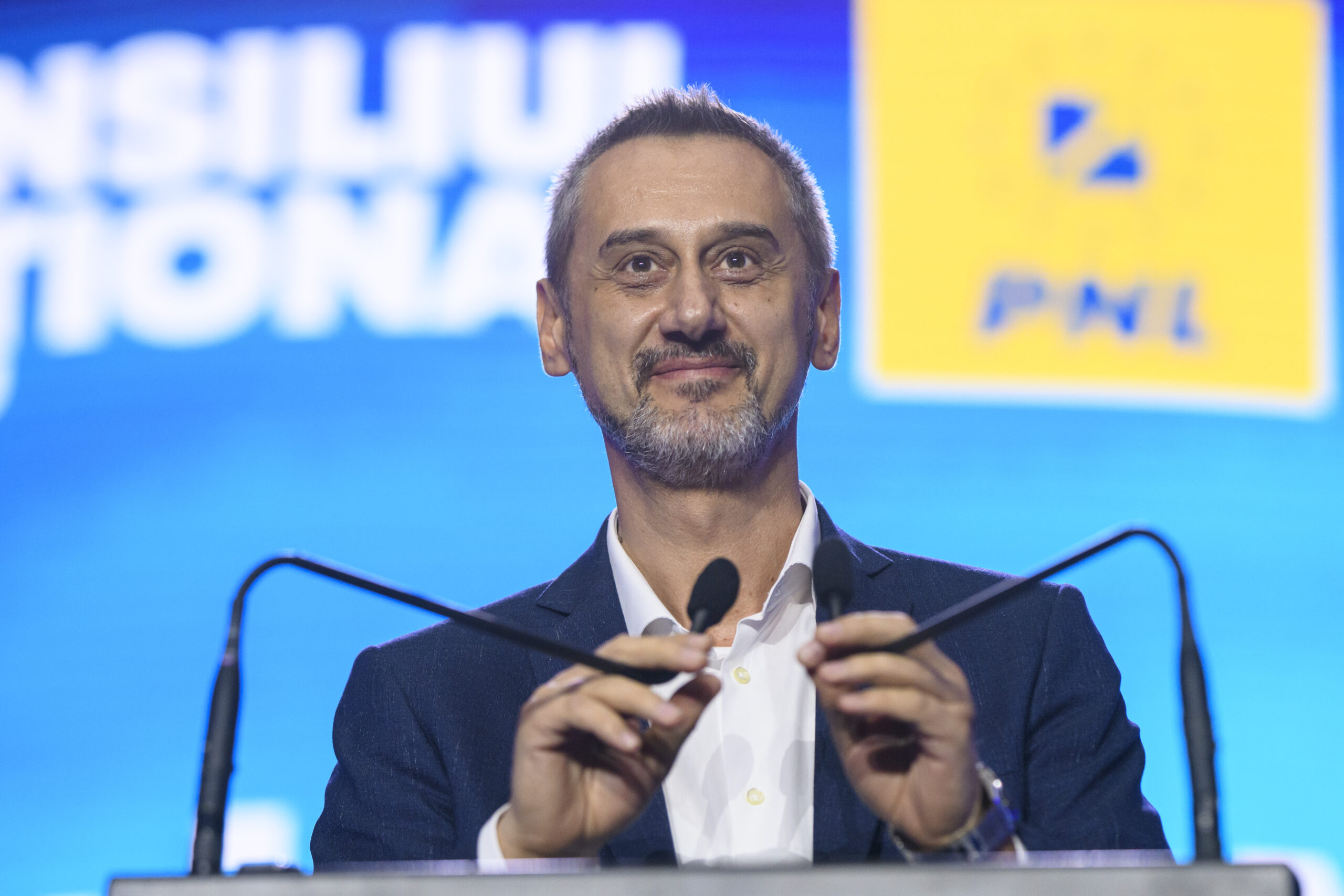 Primarul Slatinei Mario De Mezzo a fost pus sub inculpare in cazul Cimitirul Strehareti Directorul Politiei Locale si trei agenti au fost de asemenea acuzati