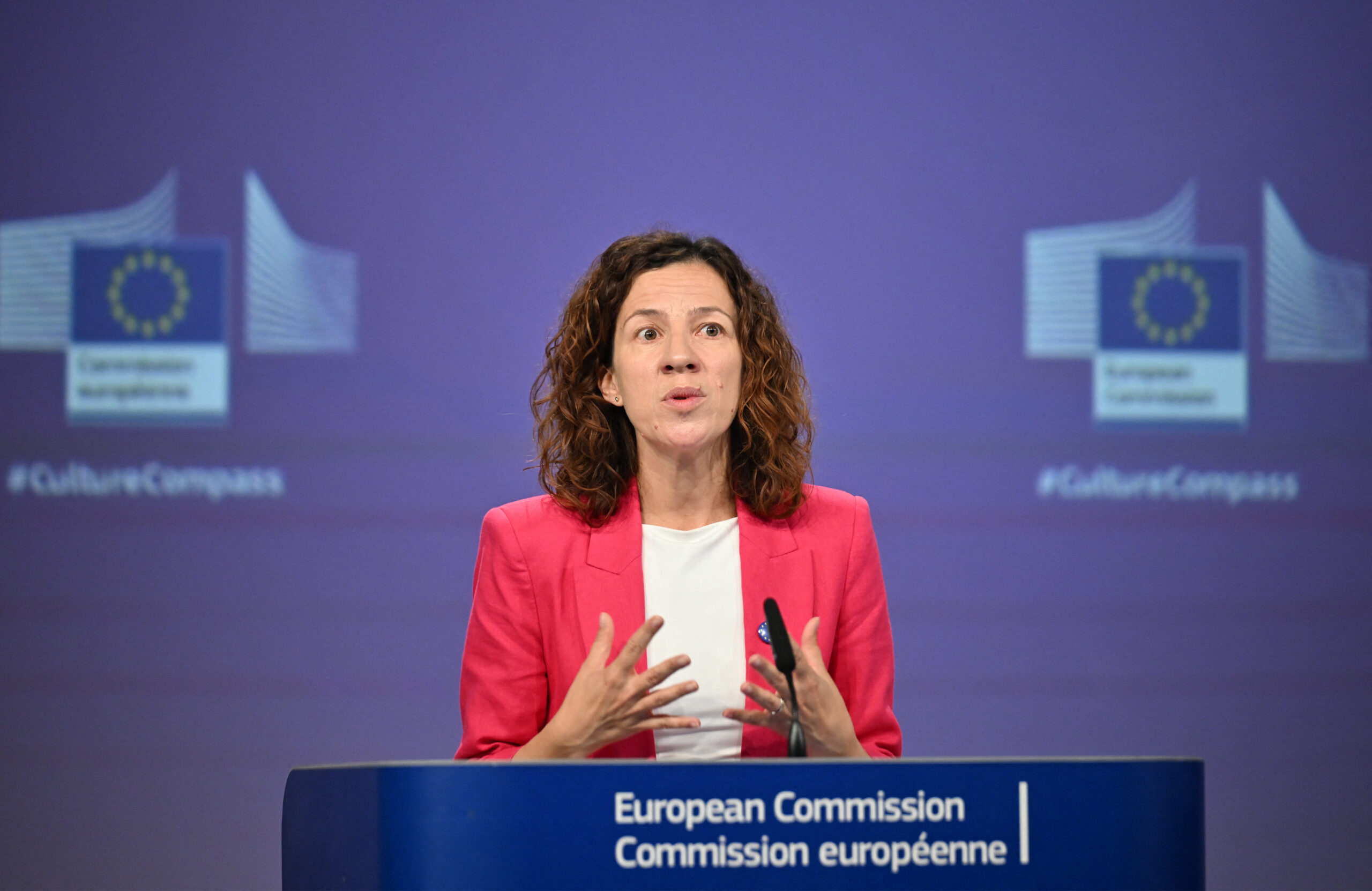 Roxana Mînzatu propune o Zi europeană în memoria victimelor accidentelor de muncă, celebrată anual pe 8 august. 3 Roxana Minzatu propune o Zi europeana in memoria victimelor accidentelor de munca celebrata anual pe 8 august