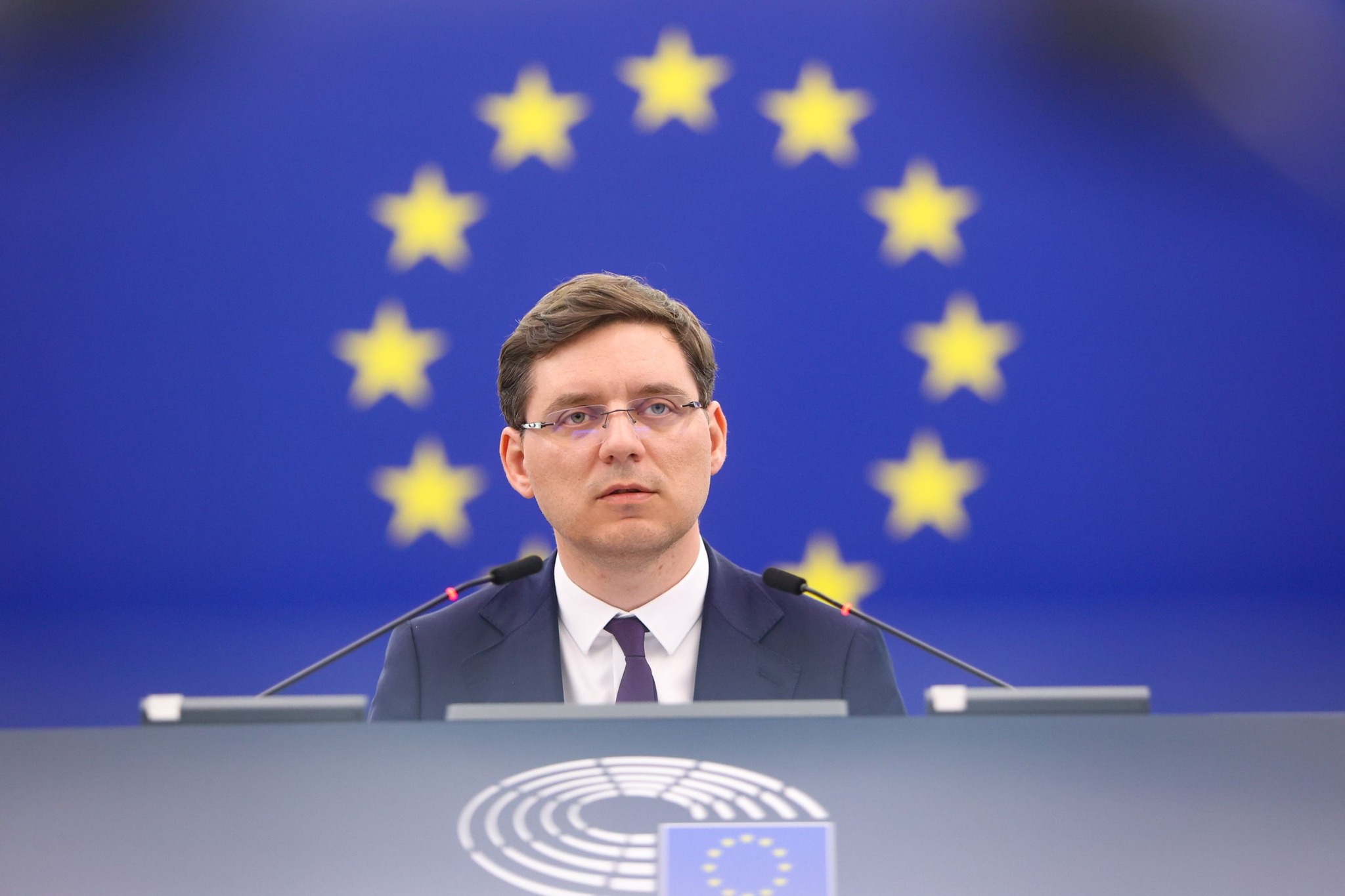 Un europarlamentar PSD ii sugereaza lui Bolojan sa se deplaseze la Bruxelles pentru a cauta solutii la criza energetica