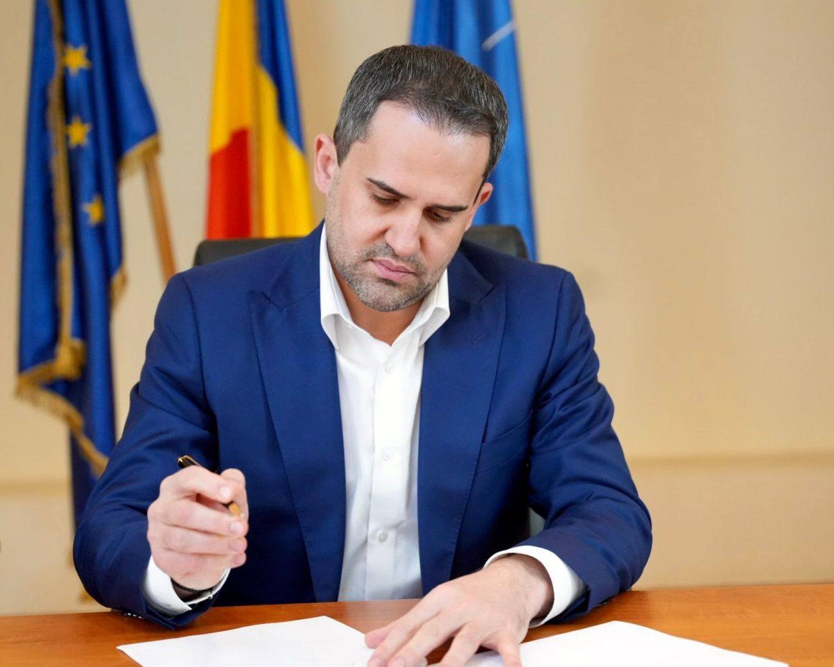 Un fost ministru PSD afirmă că partidul său nu va susține Legea Salarizării: Eșecul jalonului din PNRR revine în totalitate autorilor proiectului. 2 Un fost ministru PSD afirma ca partidul sau nu va sustine Legea Salarizarii Esecul jalonului din PNRR revine in totalitate autorilor proiectului