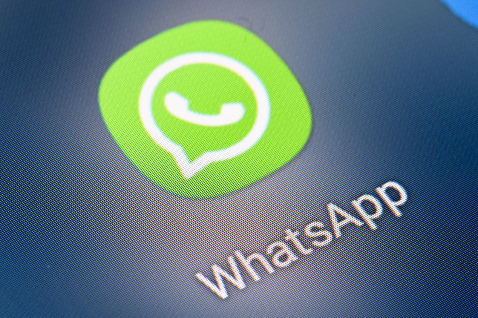 Una dintre cele mai puternice armate ale lumii interzice militarilor utilizarea WhatsApp Ce alta platforma este sugerata