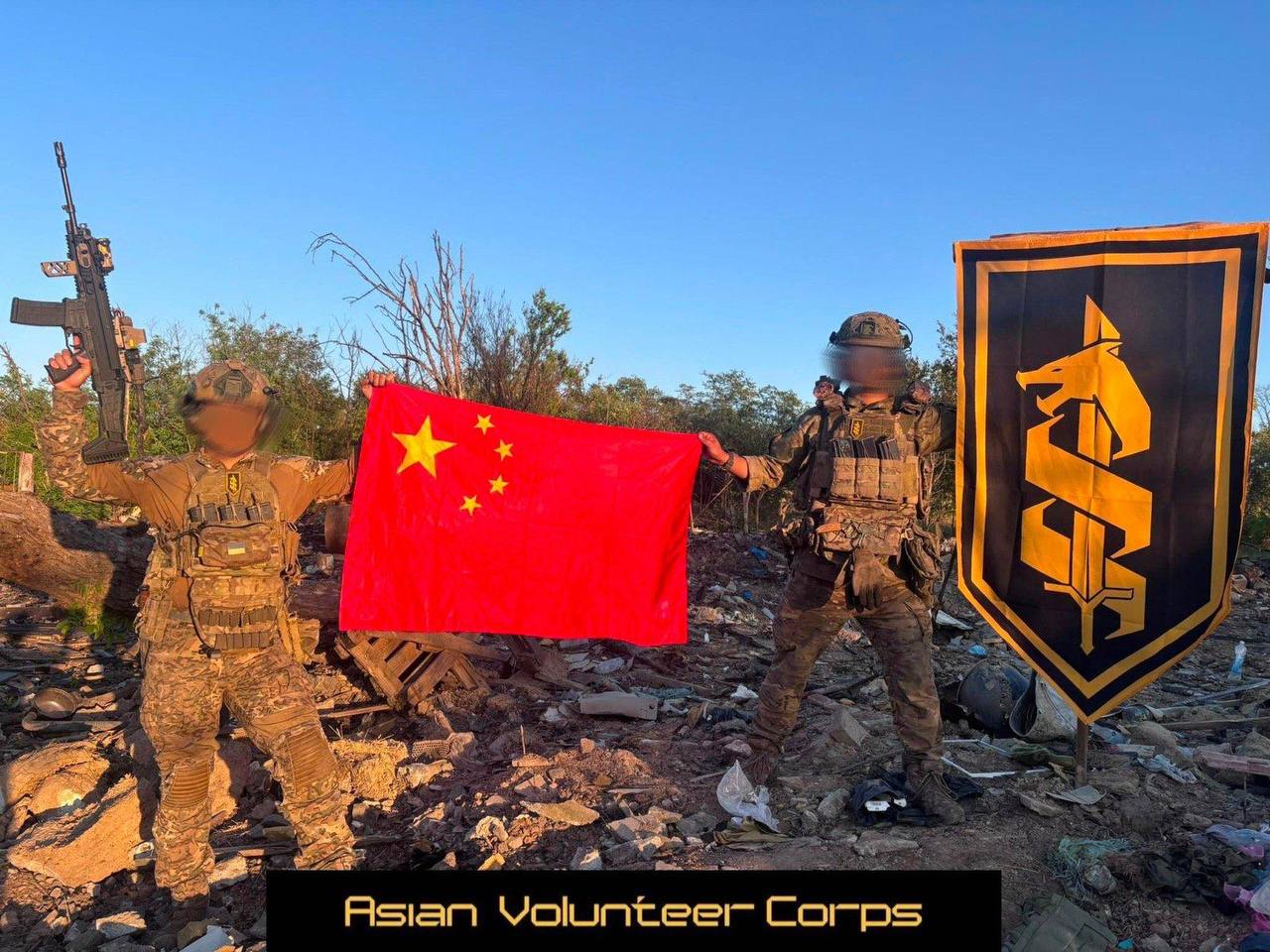 Chinezii și japonezii colaborează împotriva Rusiei. Armata ucraineană dispune de o unitate de voluntari asiatici. 2 chinezii si japonezii colaboreaza impotriva rusiei armata ucraineana dispune de o unitate de voluntari asiatici