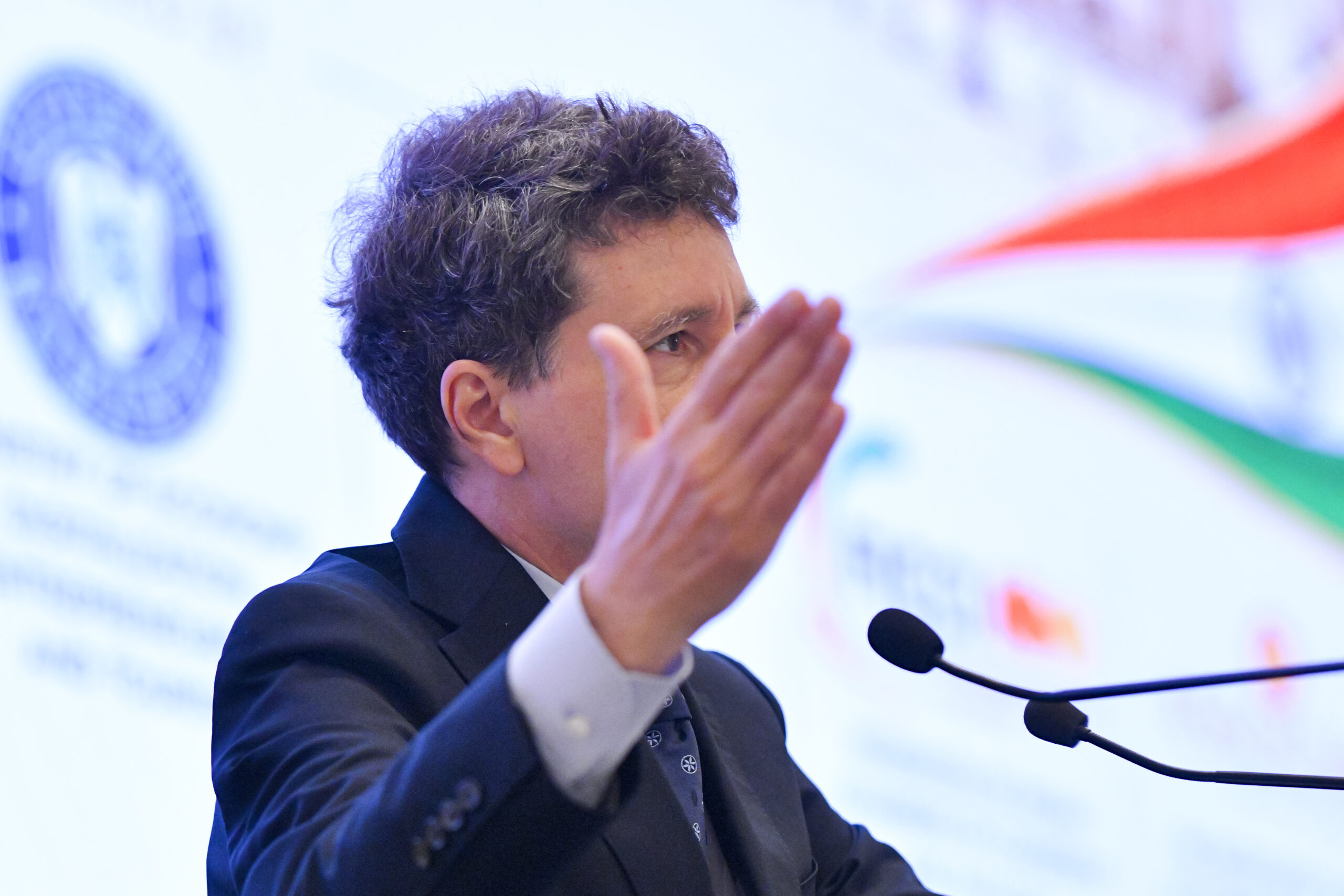 mesaj fermi al lui nicusor dan catre partide dupa verdictul moody renuntati la agendele politice si la retorica electorala