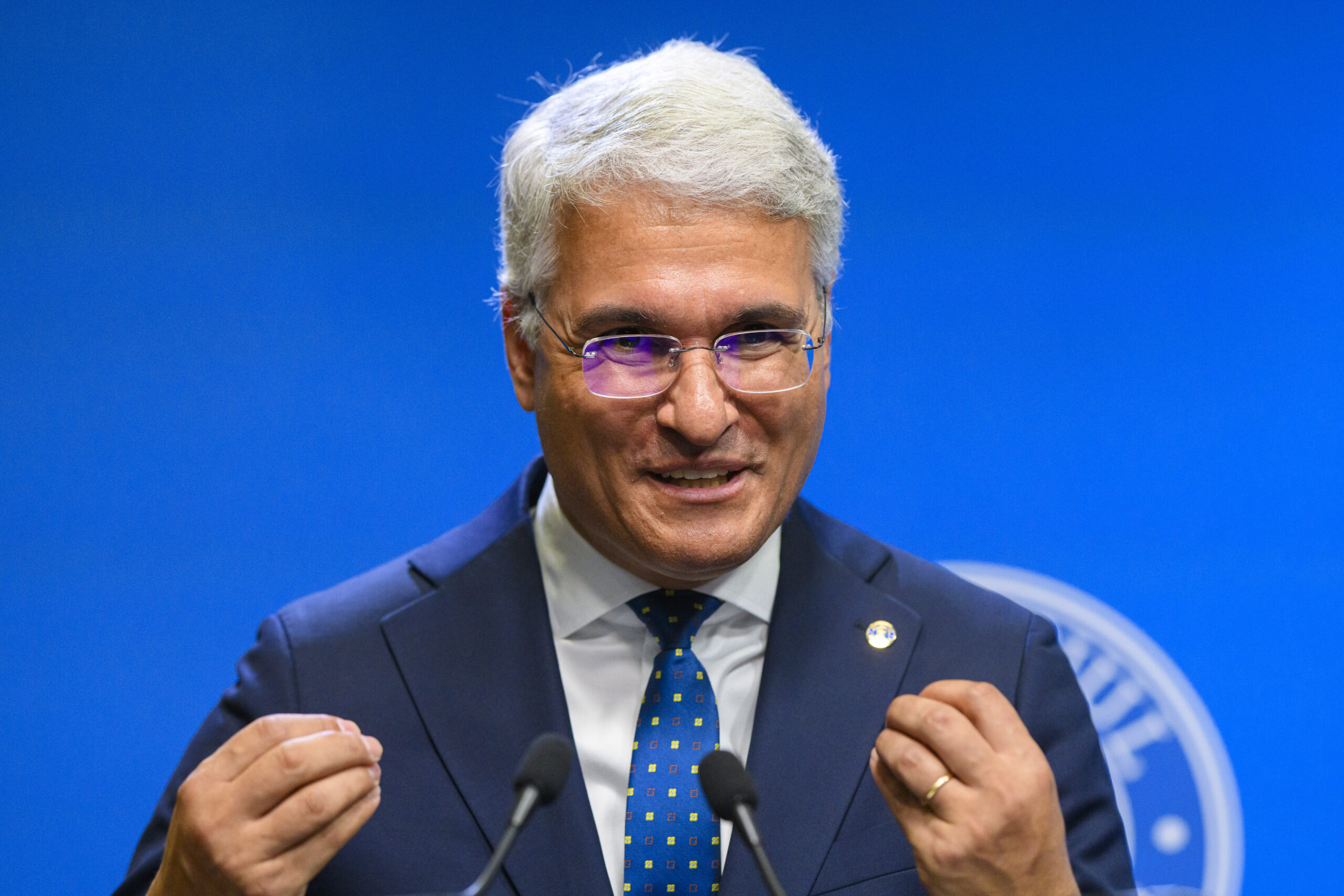 salariile profesorilor crescute prin noua lege a salarizarii pislariu varianta pe care o voi propune partidelor este de nerefuzat