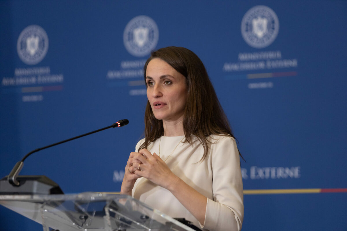 Țoiu: Peste 500.000 de servicii consulare în acest an. Începând din septembrie, unele acte vor fi eliberate pe loc. 3 toiul peste 500000 de servicii consulare in acest an incepand din septembrie unere acte vor fi eliberate pe loc