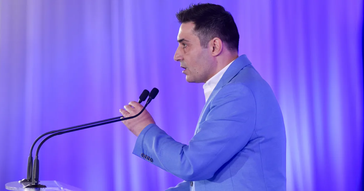 Claudiu Manda despre PSD-AUR: Nu s-a pus problema. Ce reproșează partidului lui Simion 3 Claudiu Manda despre PSD-AUR: Nu s-a pus problema. Ce reproșează partidului lui Simion