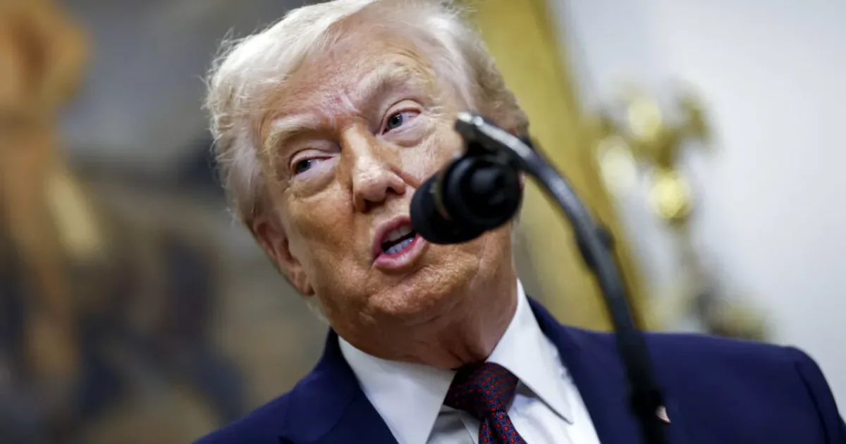Donald Trump, pus pe mut. Discursul său, auzit doar de cei din jur 4 Donald Trump, pus pe mut. Discursul său, auzit doar de cei din jur