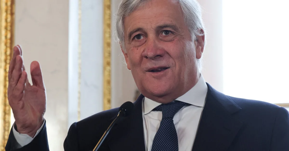 Fustă lungă, criză politică: declarația care a stârnit furie