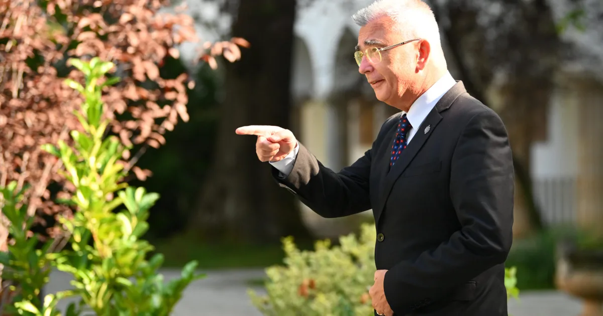 Peiu: USR sub 5%, SENS în Parlament – o stângă marxistă precum Die Linke 2 Peiu: USR sub 5%, SENS în Parlament – o stângă marxistă precum Die Linke