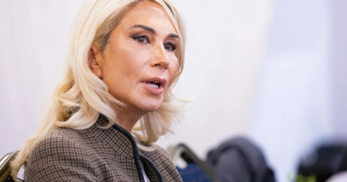 Raluca Turcan critică politica PSD în domeniul muncii: „Să se dea de la stat cu țârâita” 3 Raluca Turcan critică politica PSD în domeniul muncii: „Să se dea de la stat cu țârâita”