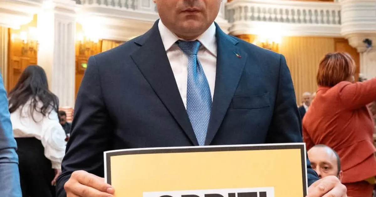 Simion: AUR nu votează Guvernul Mureșan și rămâne alături de Georgescu 3 Simion: AUR nu votează Guvernul Mureșan și rămâne alături de Georgescu