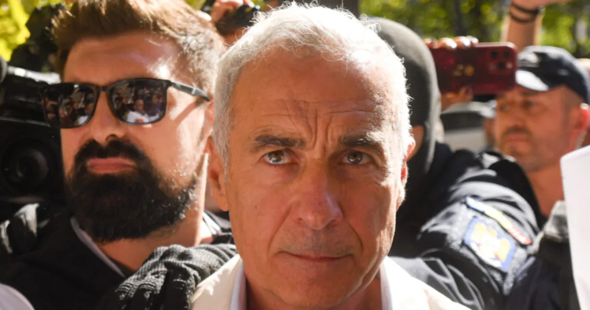 Călin Georgescu află astăzi dacă instanța îi înlocuiește arestul preventiv 2 Călin Georgescu află astăzi dacă instanța îi înlocuiește arestul preventiv