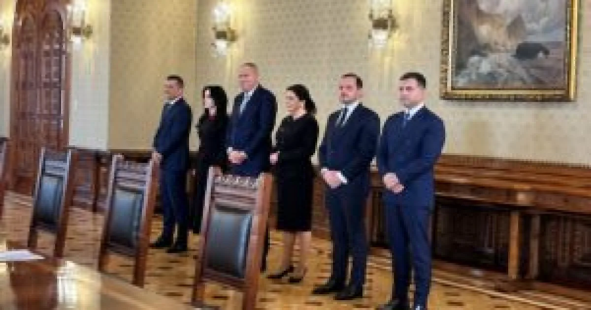 Consultări pentru formarea guvernului. Nicușor Dan, față în față cu Sorin Grindeanu 4 Consultări pentru formarea guvernului. Nicușor Dan, față în față cu Sorin Grindeanu