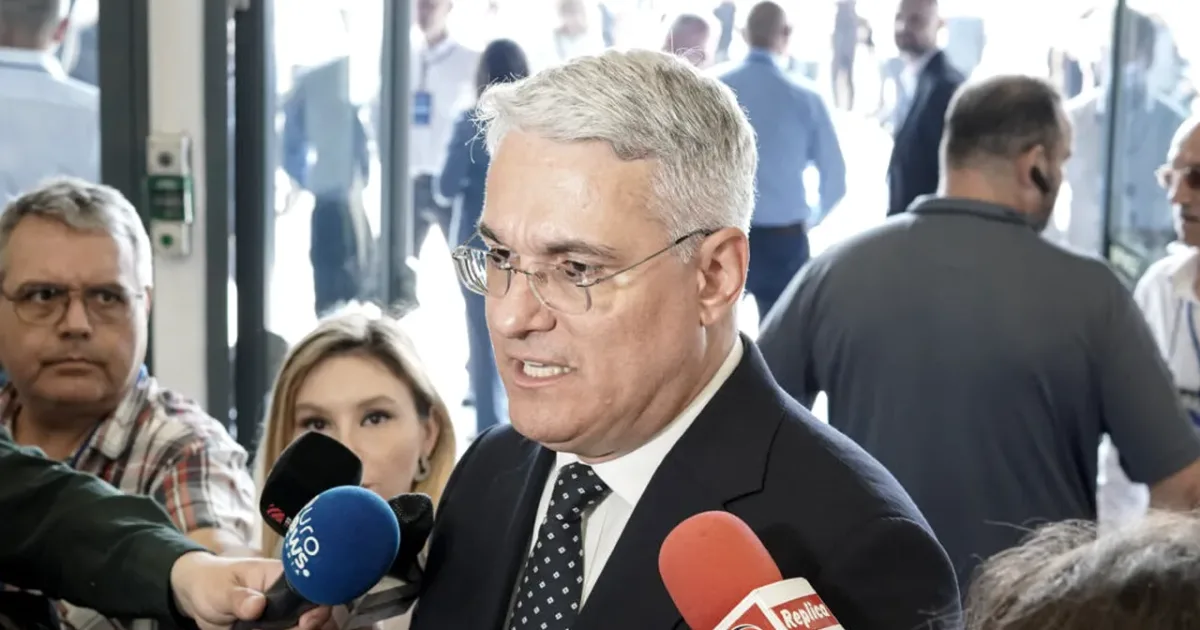 Dragoș Pîslaru îl apără pe Bolojan după audierea DNA Iași: Nu are zboruri private exotice