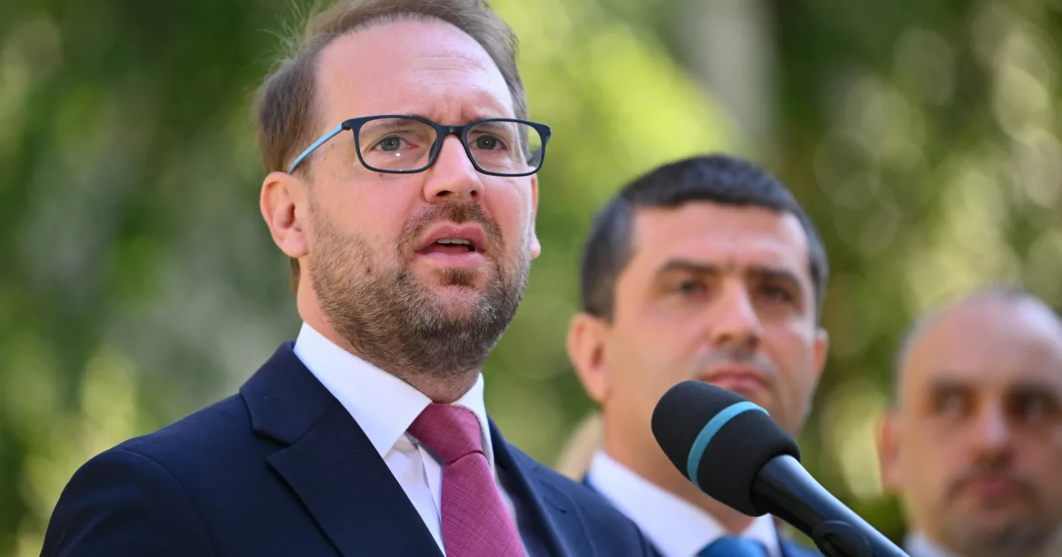 Fritz îl critică dur pe Grindeanu: se comportă ca un iepure speriat 3 Fritz îl critică dur pe Grindeanu: se comportă ca un iepure speriat