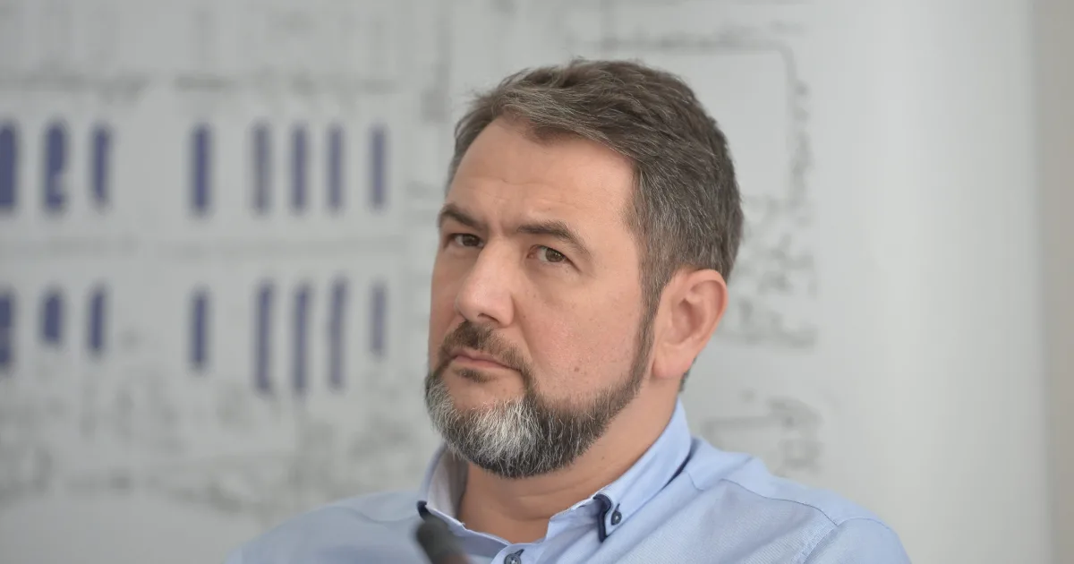 Ministrul Educației propune controale în ghiozdanele elevilor, după atacul din Bistrița