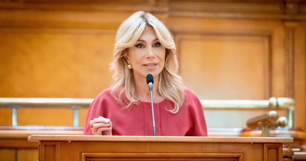 Raluca Turcan: PSD și AUR au demis Guvernul Bolojan, dar nu pot forma altul 2 Raluca Turcan: PSD și AUR au demis Guvernul Bolojan, dar nu pot forma altul