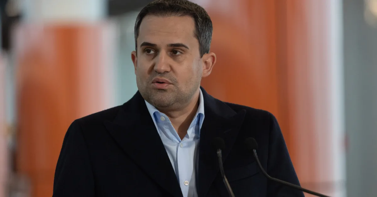 Șerban, atac la Ghinea: O lovitură pentru România. Apel la TAROM 2 Șerban, atac la Ghinea: O lovitură pentru România. Apel la TAROM