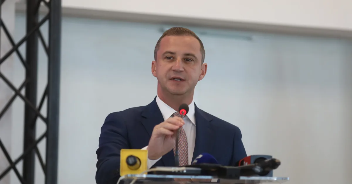 Tensiuni în politica bănățeană după plecarea lui Fritz. Simonis evocă alegeri parțiale